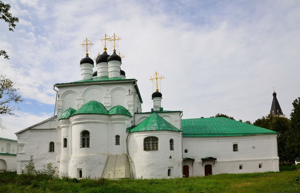 Успенская церковь Александровского кремля вход