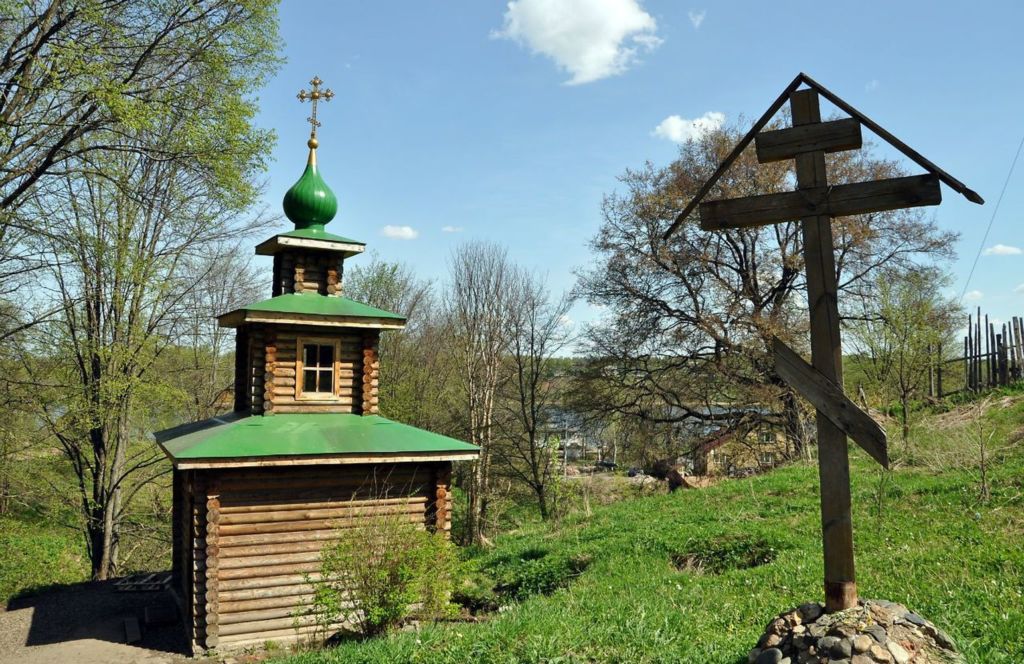 В Крещение источник освещают и проводят у него молебен