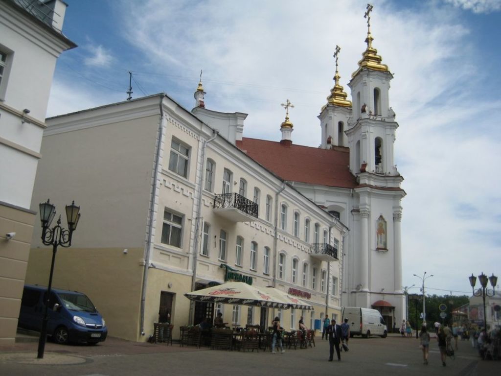 Сюда непременно стоит зайти тем, кто впервые в городе