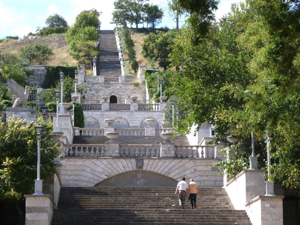 Большая Митридатская лестница