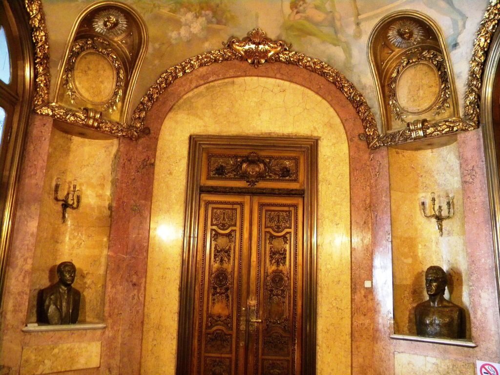 Дворец Кантакузино