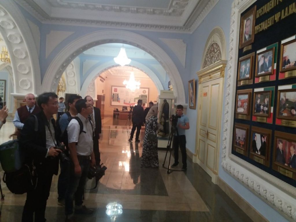 Журналисты
