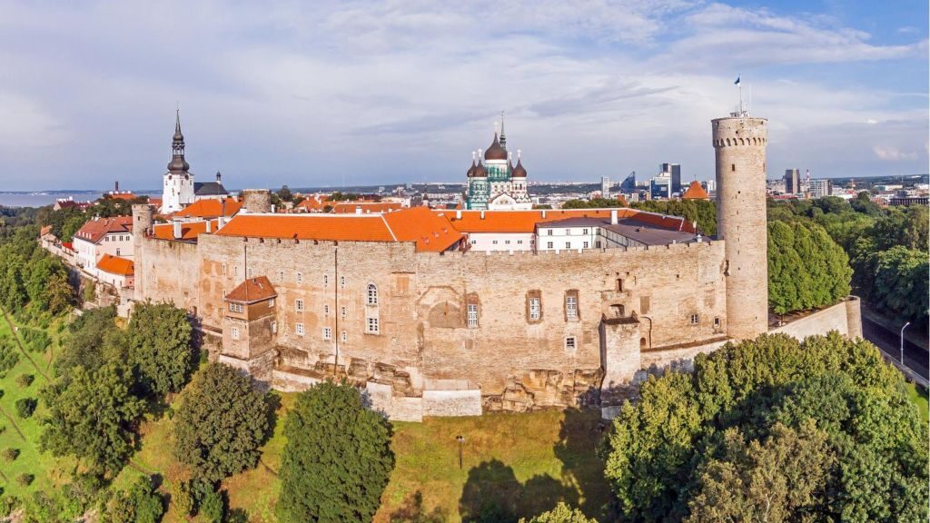 Замок Тоомпеа