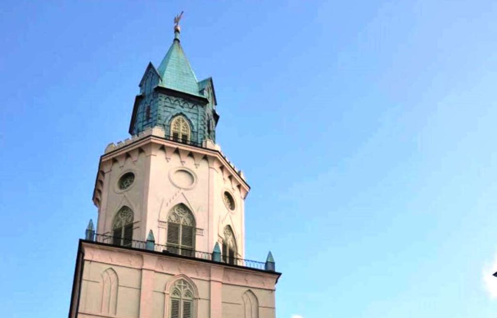 Здесь, на высоте 40 м расположена смотровая площадка, с которой открывается красивая панорама Люблина и окрестностей