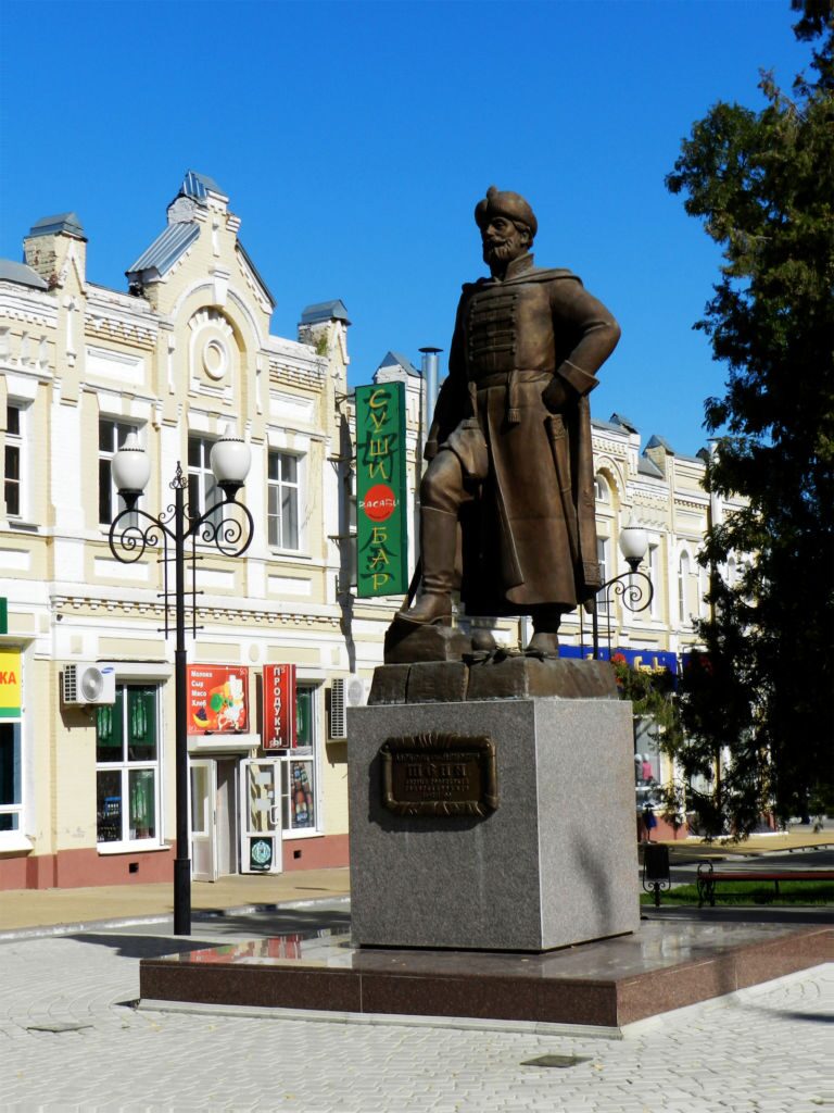 Памятник боярину Шеину
