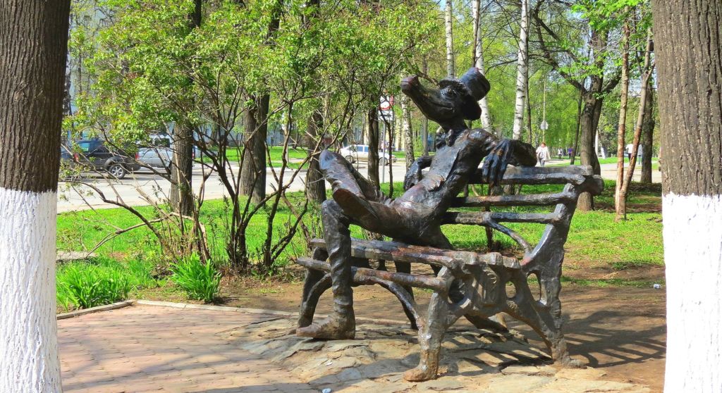Памятник крокодилу