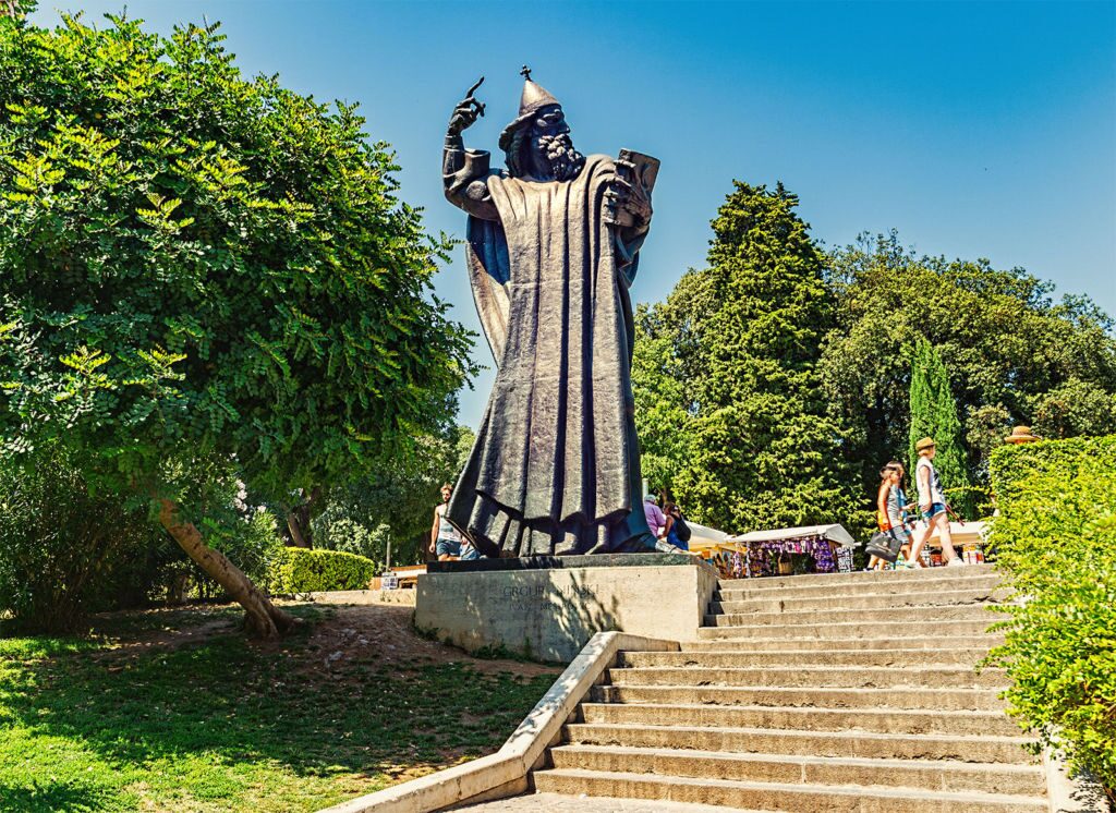 Стопа Гргура Нинского