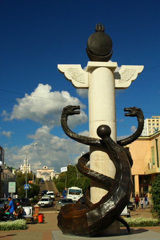 Памятник богу торговли