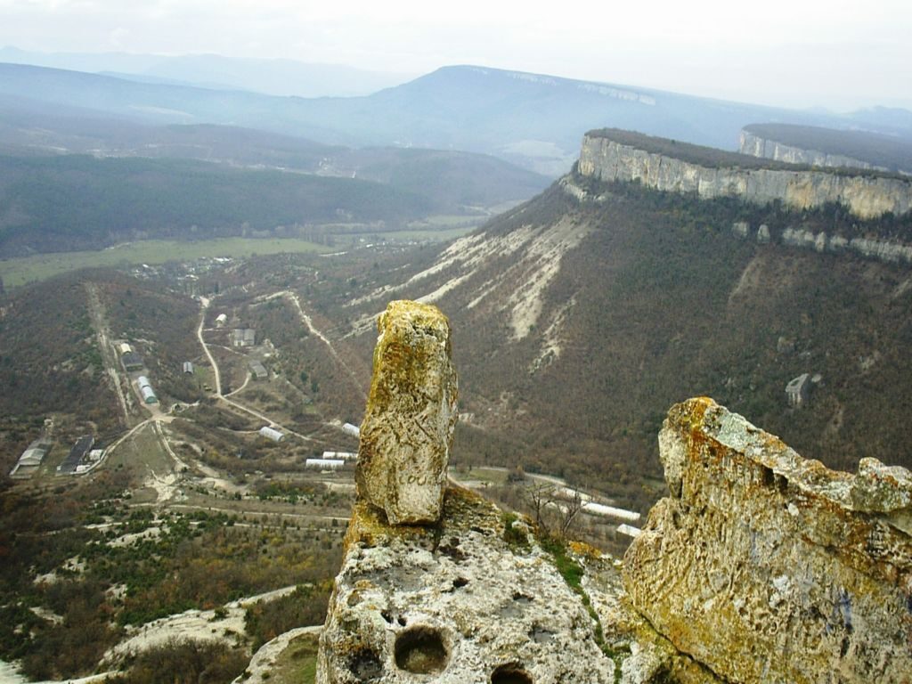 Камень в южной части горы