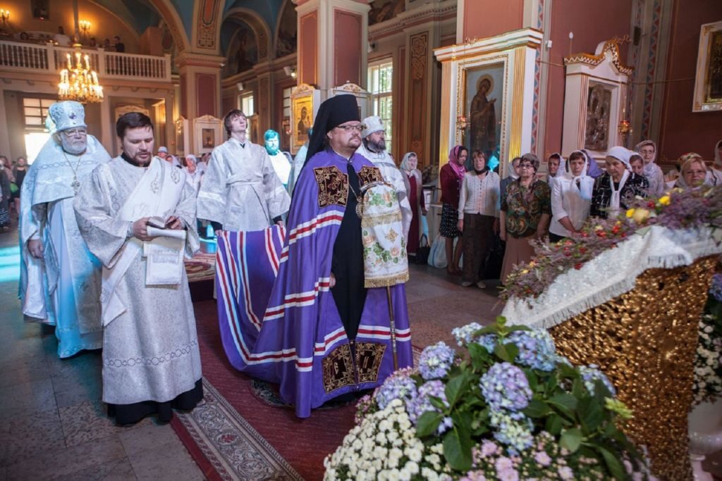 Молебен