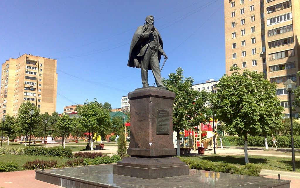 Воздвигли памятник в 2011 году