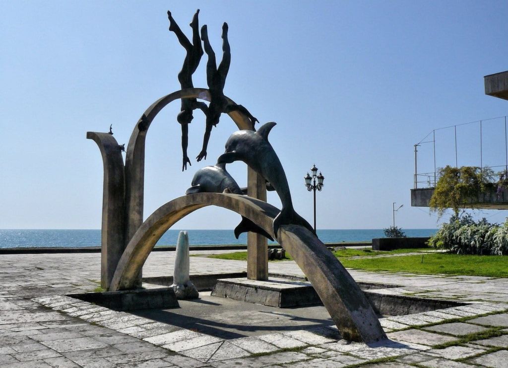 Скульптура "Ныряльщики"